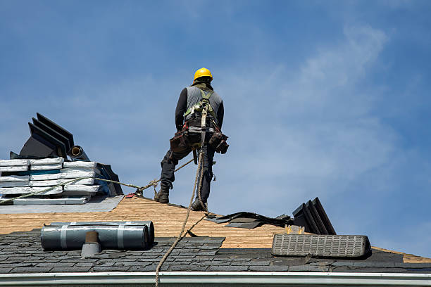 Professional Roofing technician working in Lexington, MS